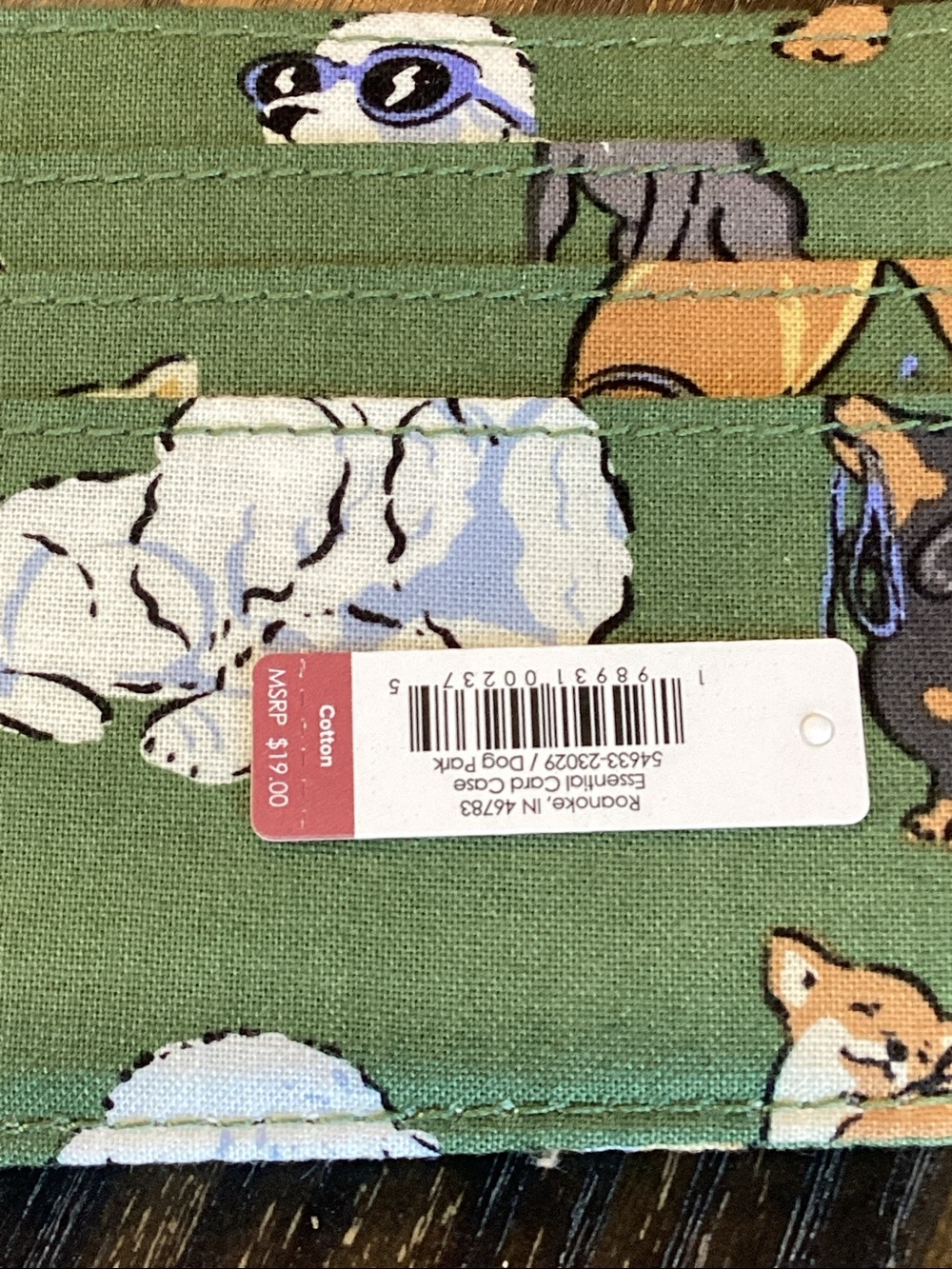 Vera Bradley Dog Park Green Card Holder - Picture 3 of 4